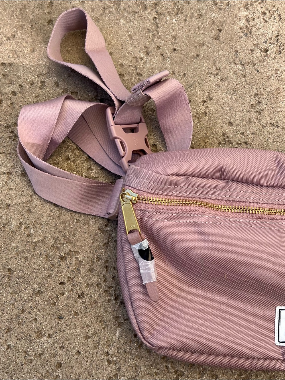 HERSCHEL // Settlement Hip Pack 2L — Ash Rose - Picture 2 of 6